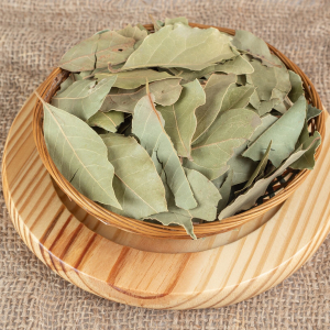 Лавровый лист и сода: дачная хитрость, как увеличить урожай огурцов